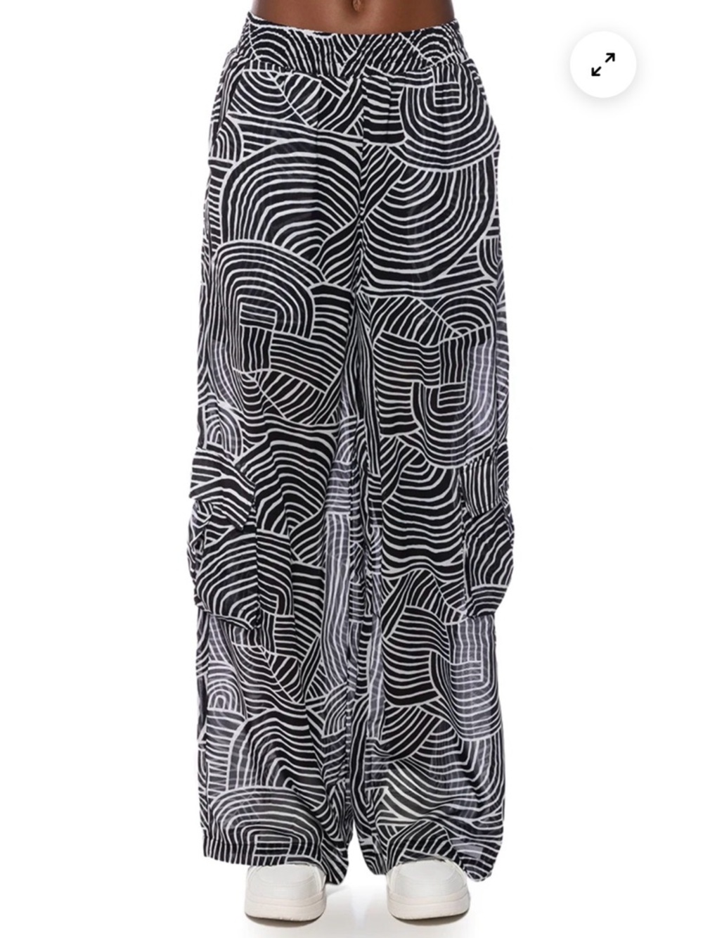 AKIRA Never Ending Hills Wide Leg Cargo Pants SIZE: SMALL - Picture 7 of 15